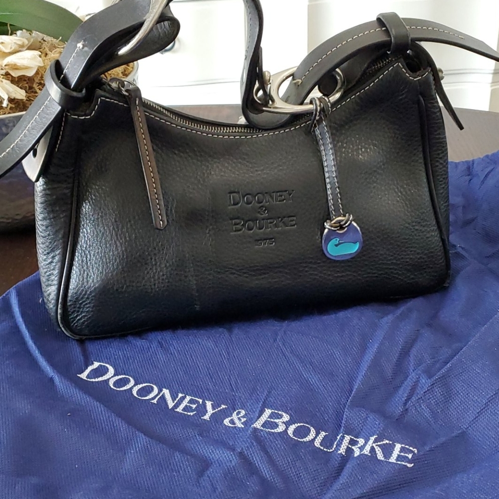 USED genuine leather Dooney & Bourke shoulder bag